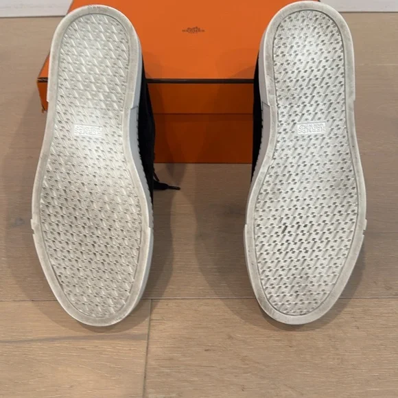 HERMÈS Black Velvet Sneakers w/ Wings 38.5 excellent condition, 
Worn 2x - Picture 6 of 10